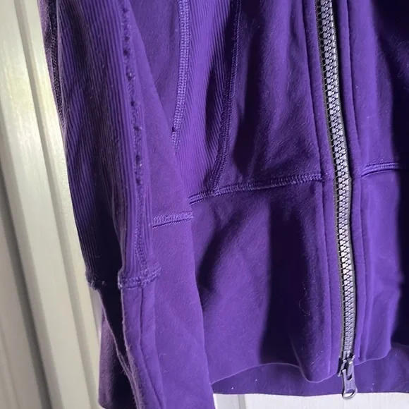 Lululemon In Stride Jacket Purple - Picture 4 of 9
